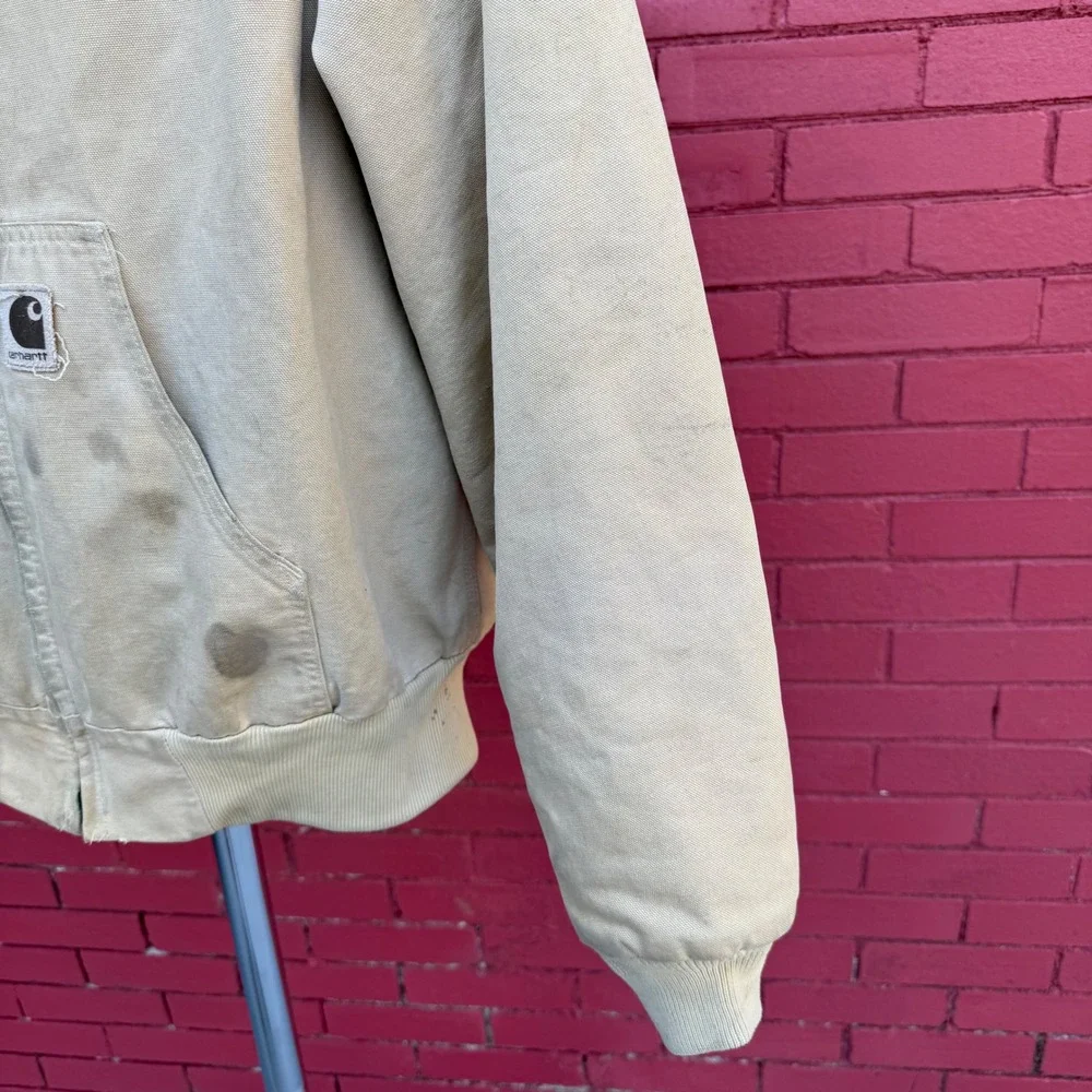 Carhartt jacket has